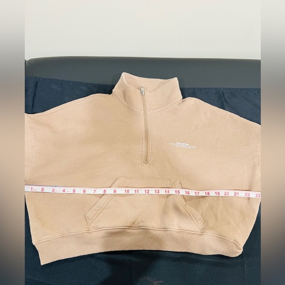 🔥Hollister Crop Sweatshirt 🔥 - Picture 6 of 8